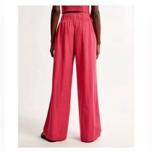 Abercrombie & Fitch Coral Leg Pants